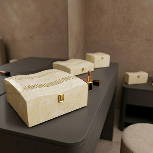Set of 4 Pieces : (S01,P001,IvryMrb)
