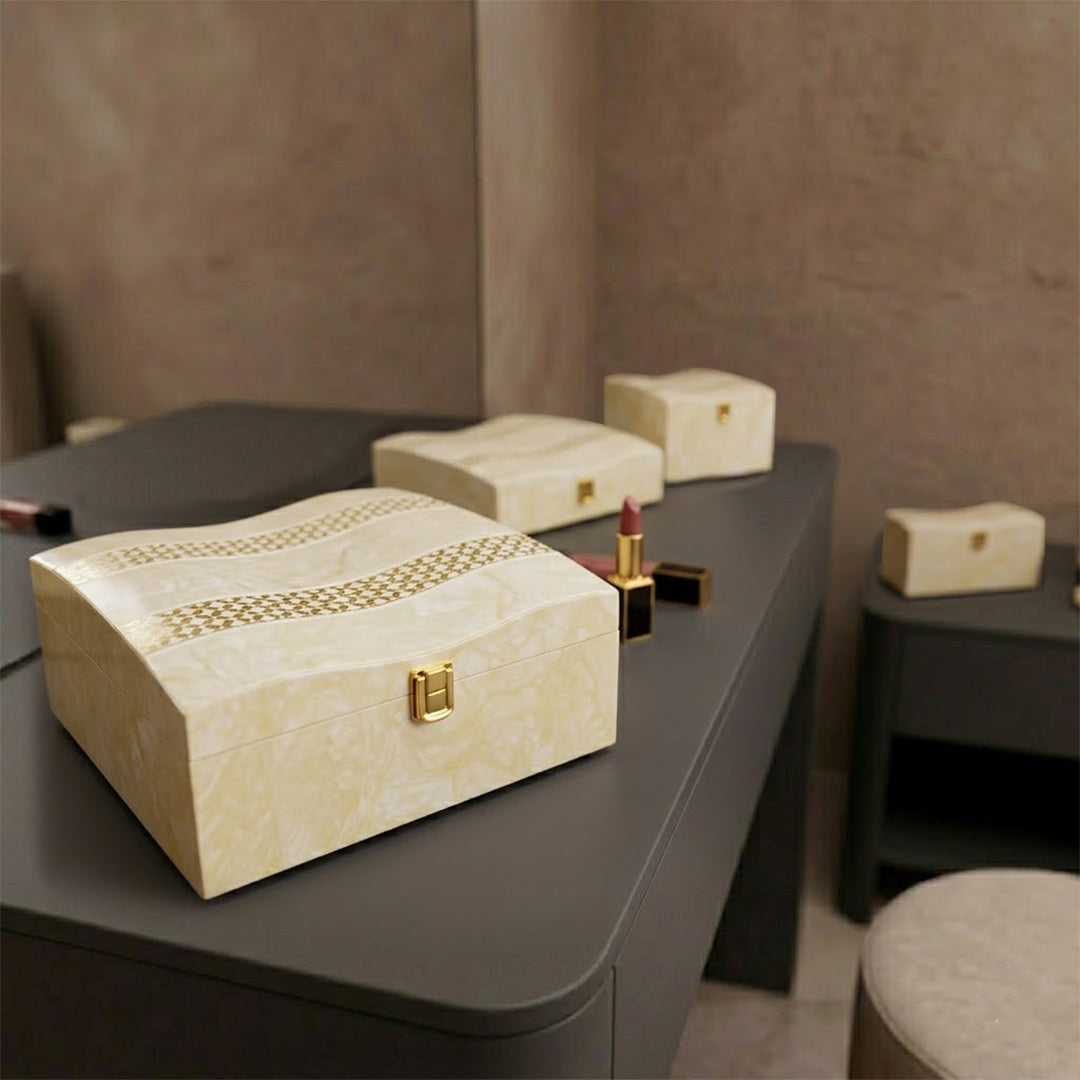 Set of 4 Pieces : (S01,P001,IvryMrb)